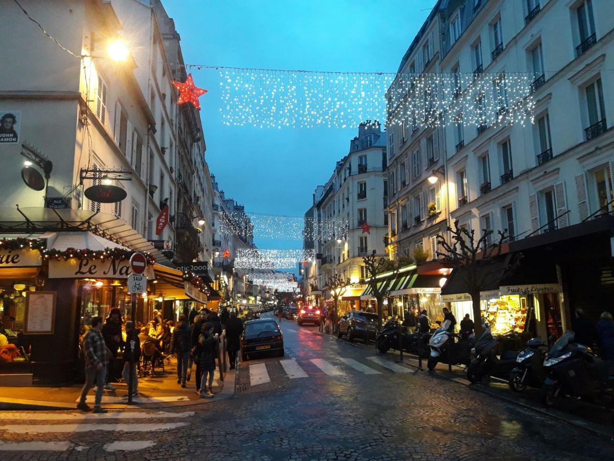 Romantic Tiny House Inside Montmartre Paris Exterior photo